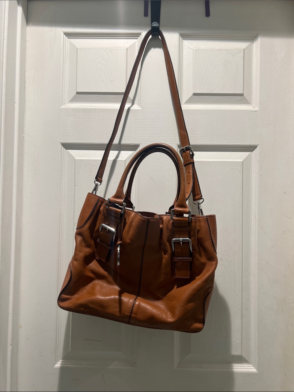 Michael Kors Women's Classic Tan Leather Tote Bag with Adjustable Strap - Picture 1 of 14